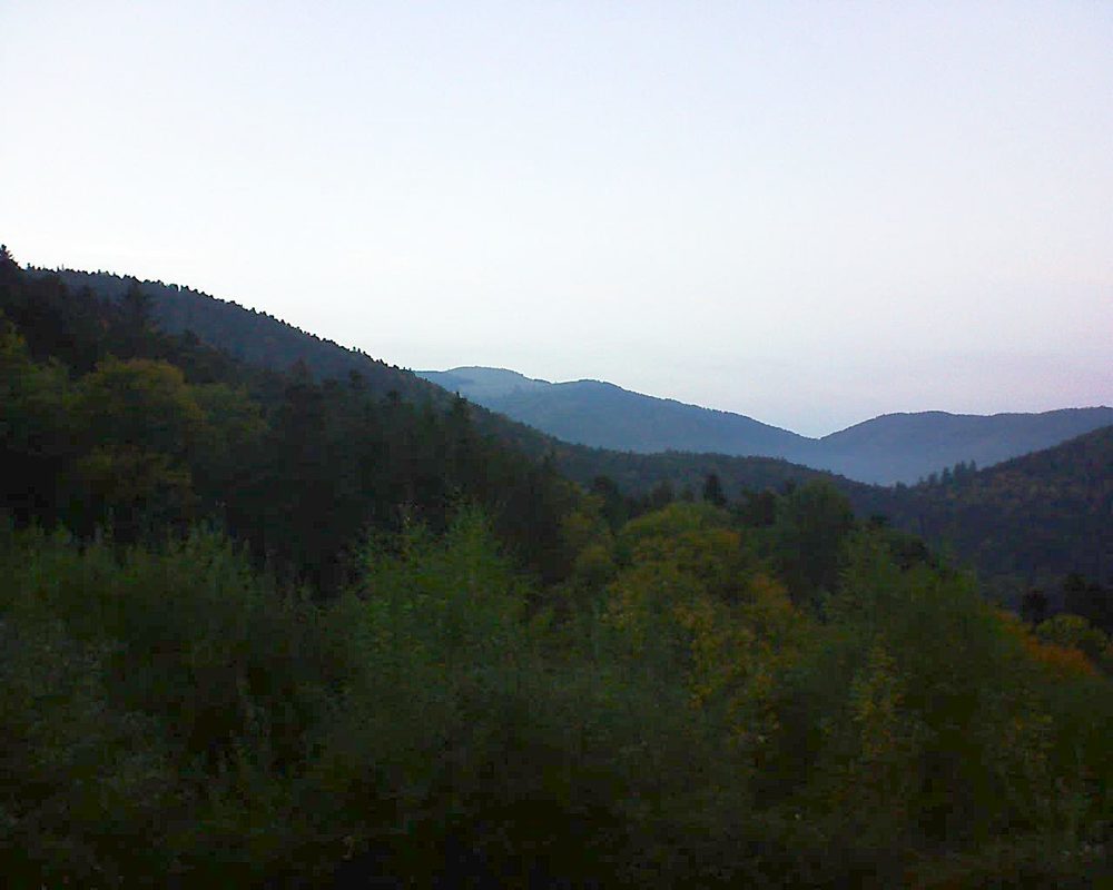 Le petit ballon vu depuis le Domaine Langmatt à Murbach le 08.10.2018 à 19:00 Le petit ballon (Alsace, Vosges) le 08.10.2018 à 19:00