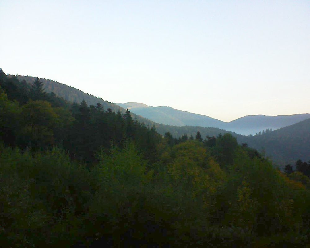 Le petit ballon vu depuis le Domaine Langmatt à Murbach le 10.10.2018 à 08:00 Le petit ballon (Alsace, Vosges) le 10.10.2018 à 08:00
