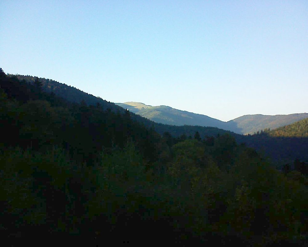 Le petit ballon vu depuis le Domaine Langmatt à Murbach le 10.10.2018 à 17:45 Le petit ballon (Alsace, Vosges) le 10.10.2018 à 17:45
