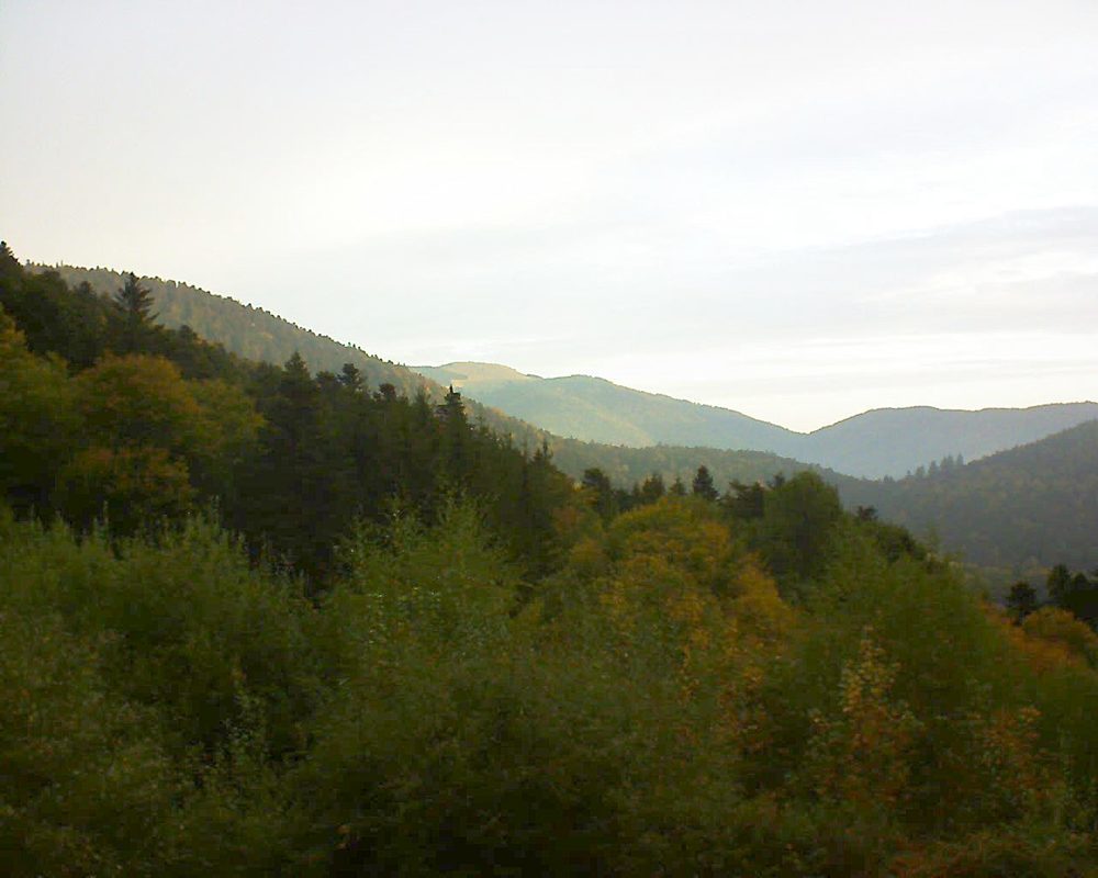 Le petit ballon vu depuis le Domaine Langmatt à Murbach le 11.10.2018 à 08:00 Le petit ballon (Alsace, Vosges) le 11.10.2018 à 08:00