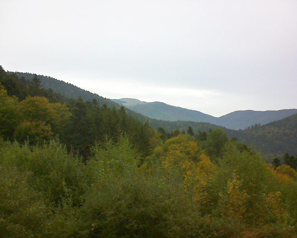 Le petit ballon vu depuis le Domaine Langmatt à Murbach le 11.10.2018 à 11:15 Le petit ballon (Alsace, Vosges) le 11.10.2018 à 11:15