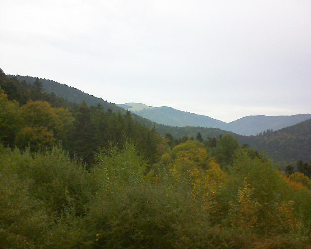 Le petit ballon vu depuis le Domaine Langmatt à Murbach le 11.10.2018 à 11:30 Le petit ballon (Alsace, Vosges) le 11.10.2018 à 11:30