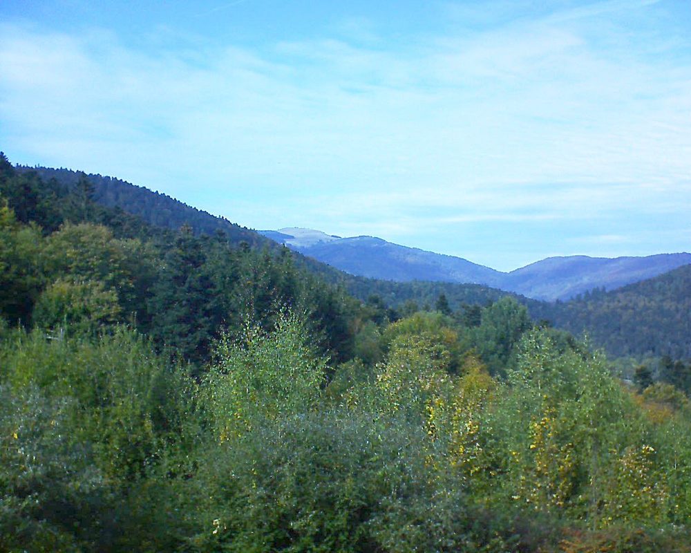 Le petit ballon vu depuis le Domaine Langmatt à Murbach le 11.10.2018 à 15:15 Le petit ballon (Alsace, Vosges) le 11.10.2018 à 15:15