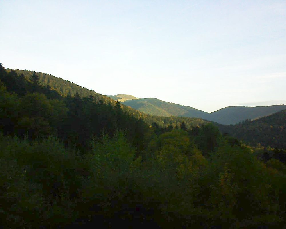 Le petit ballon vu depuis le Domaine Langmatt à Murbach le 12.10.2018 à 08:15 Le petit ballon (Alsace, Vosges) le 12.10.2018 à 08:15