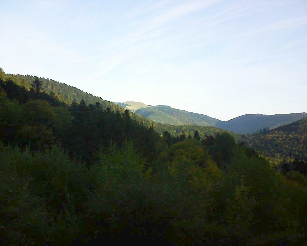 Le petit ballon vu depuis le Domaine Langmatt à Murbach le 12.10.2018 à 09:00 Le petit ballon (Alsace, Vosges) le 12.10.2018 à 09:00