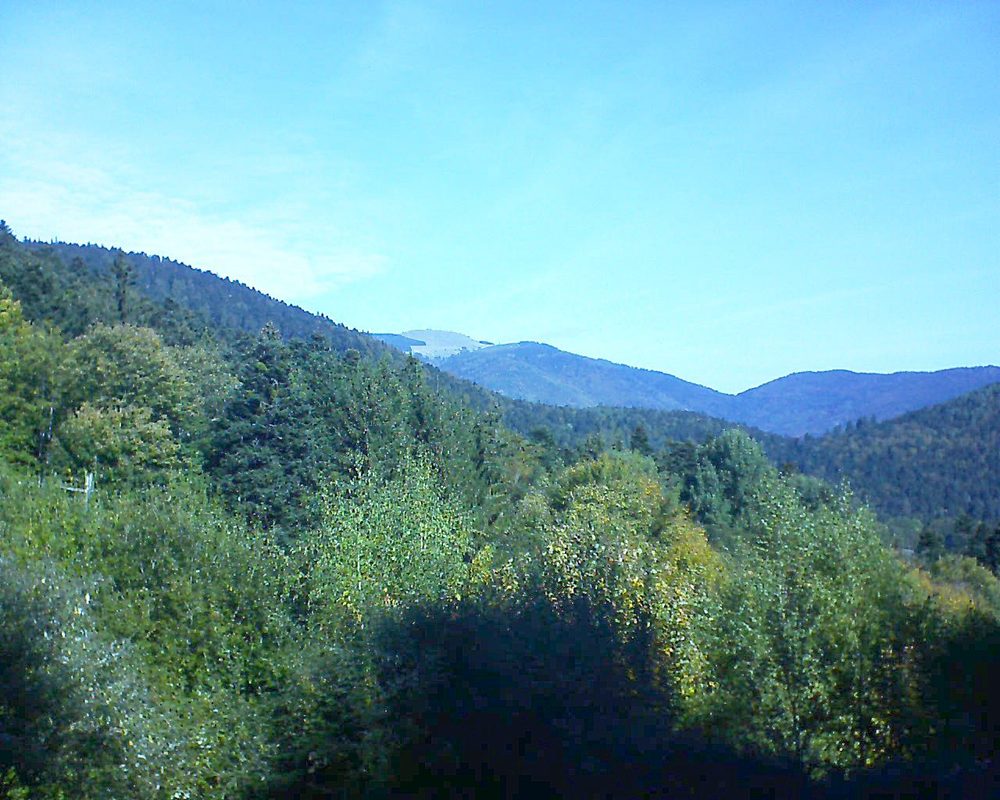 Le petit ballon vu depuis le Domaine Langmatt à Murbach le 12.10.2018 à 11:30 Le petit ballon (Alsace, Vosges) le 12.10.2018 à 11:30