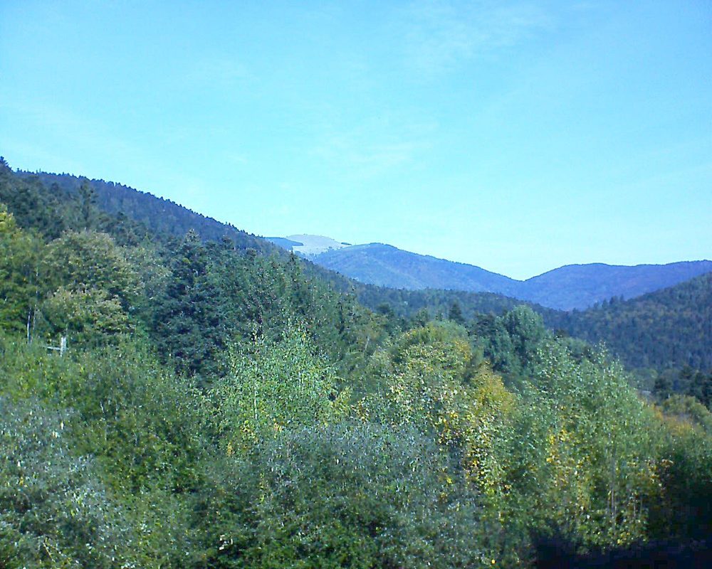 Le petit ballon vu depuis le Domaine Langmatt à Murbach le 12.10.2018 à 12:00 Le petit ballon (Alsace, Vosges) le 12.10.2018 à 12:00