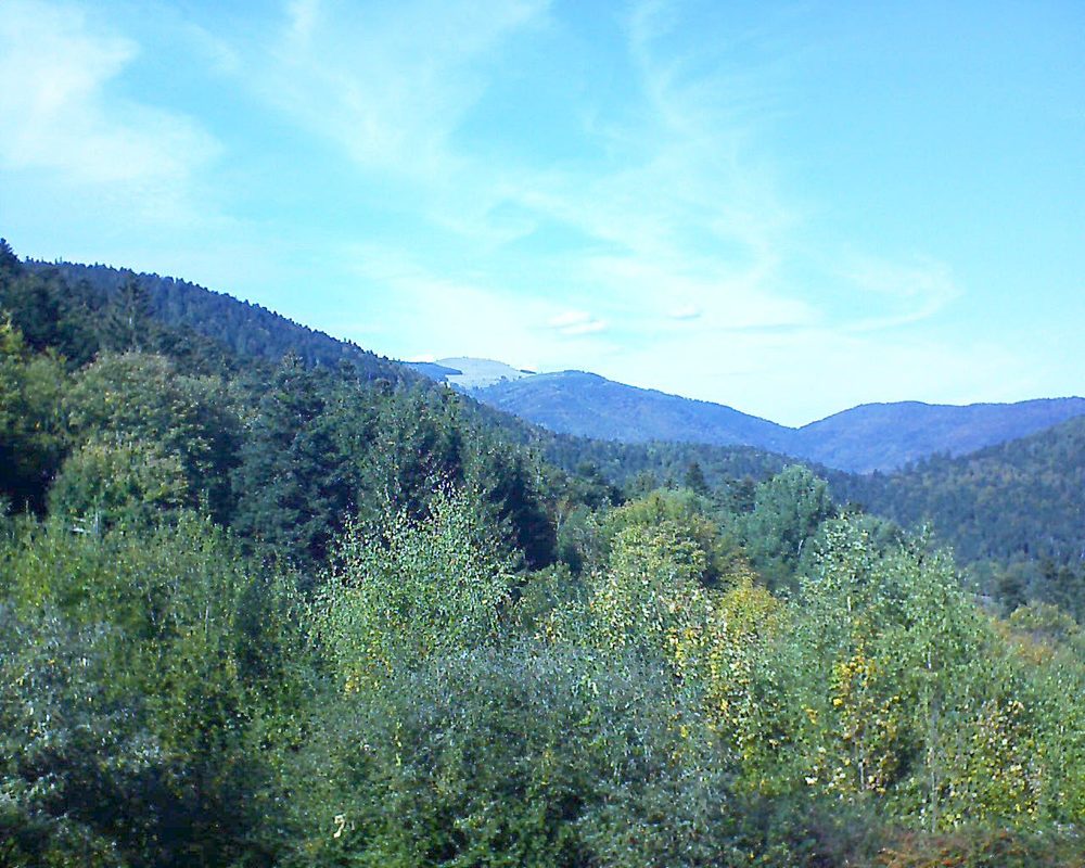 Le petit ballon vu depuis le Domaine Langmatt à Murbach le 12.10.2018 à 15:00 Le petit ballon (Alsace, Vosges) le 12.10.2018 à 15:00