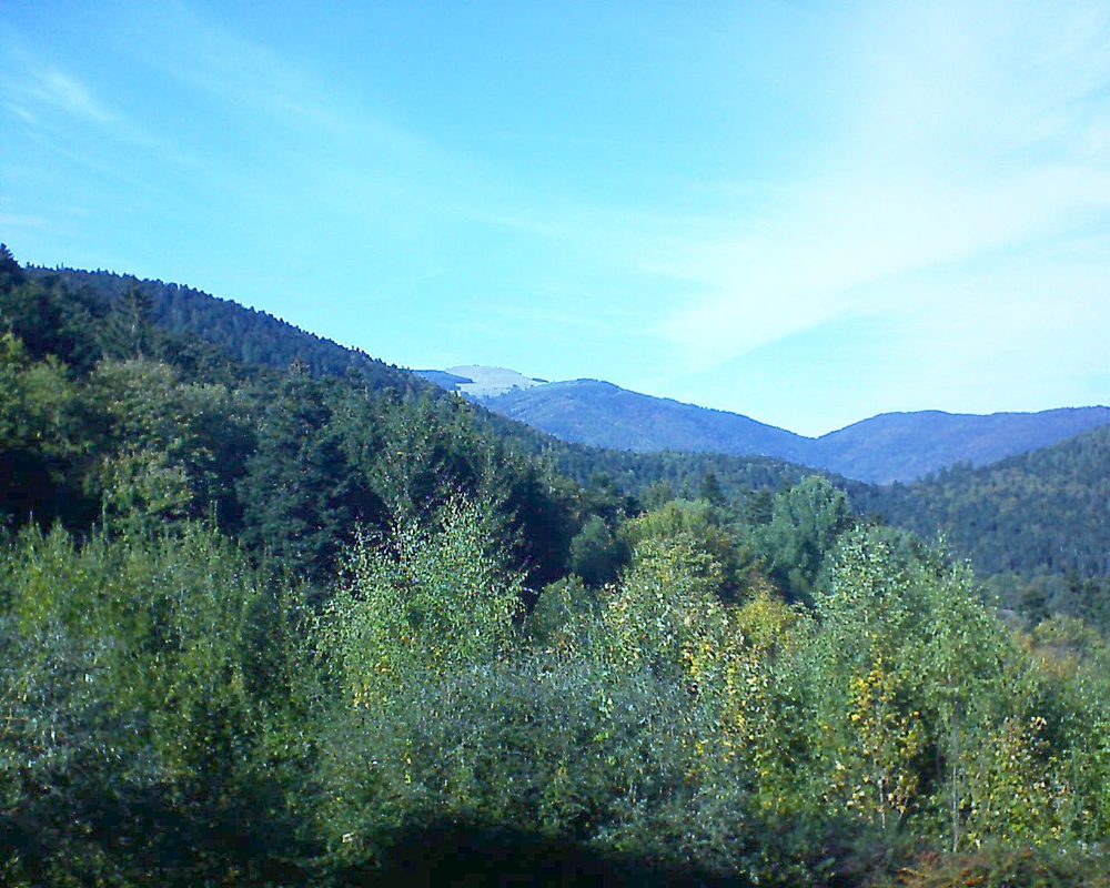 Le petit ballon vu depuis le Domaine Langmatt à Murbach le 12.10.2018 à 15:45 Le petit ballon (Alsace, Vosges) le 12.10.2018 à 15:45