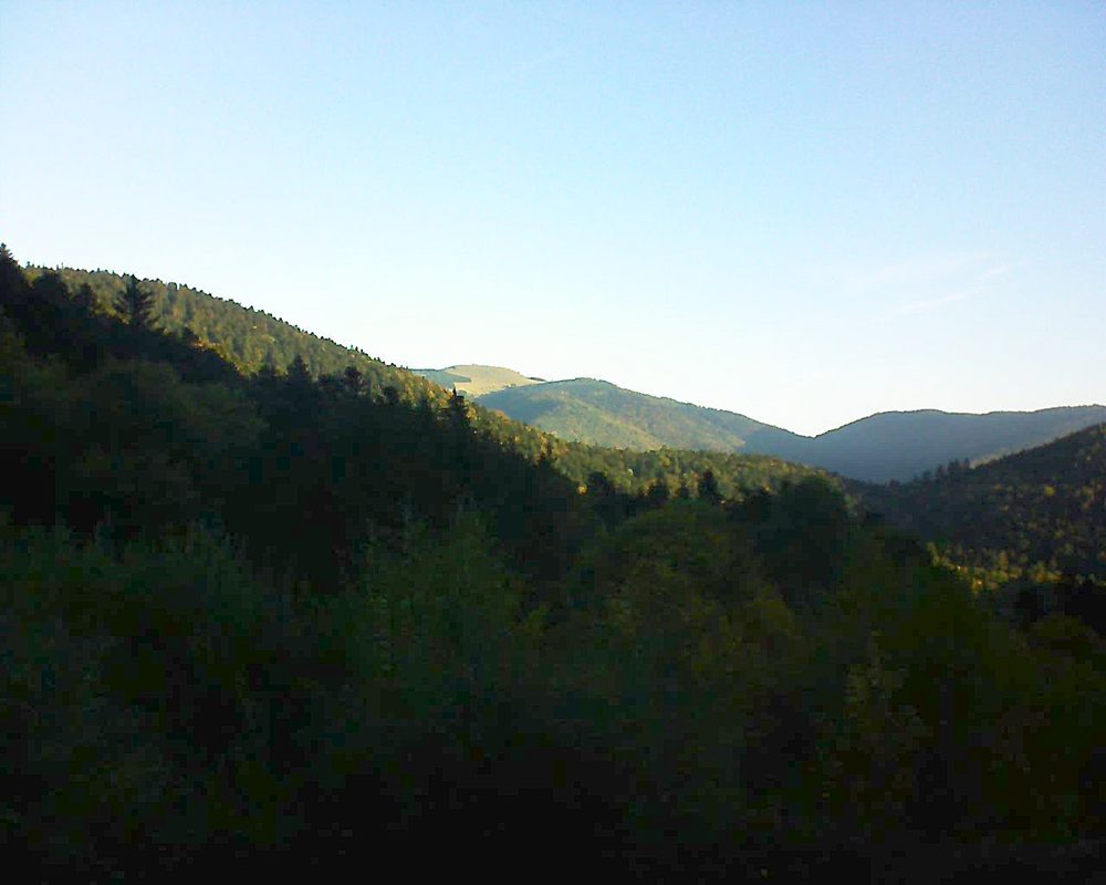 Le petit ballon vu depuis le Domaine Langmatt à Murbach le 13.10.2018 à 08:30 Le petit ballon (Alsace, Vosges) le 13.10.2018 à 08:30