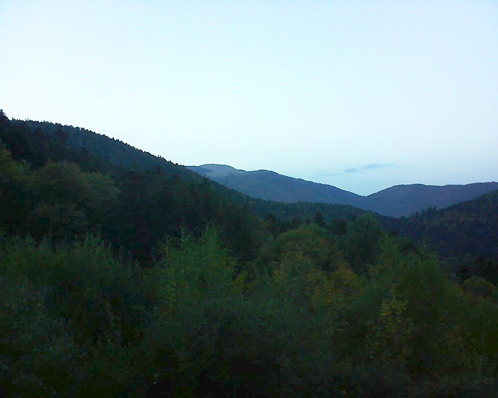 Le petit ballon vu depuis le Domaine Langmatt à Murbach le 13.10.2018 à 18:45 Le petit ballon (Alsace, Vosges) le 13.10.2018 à 18:45