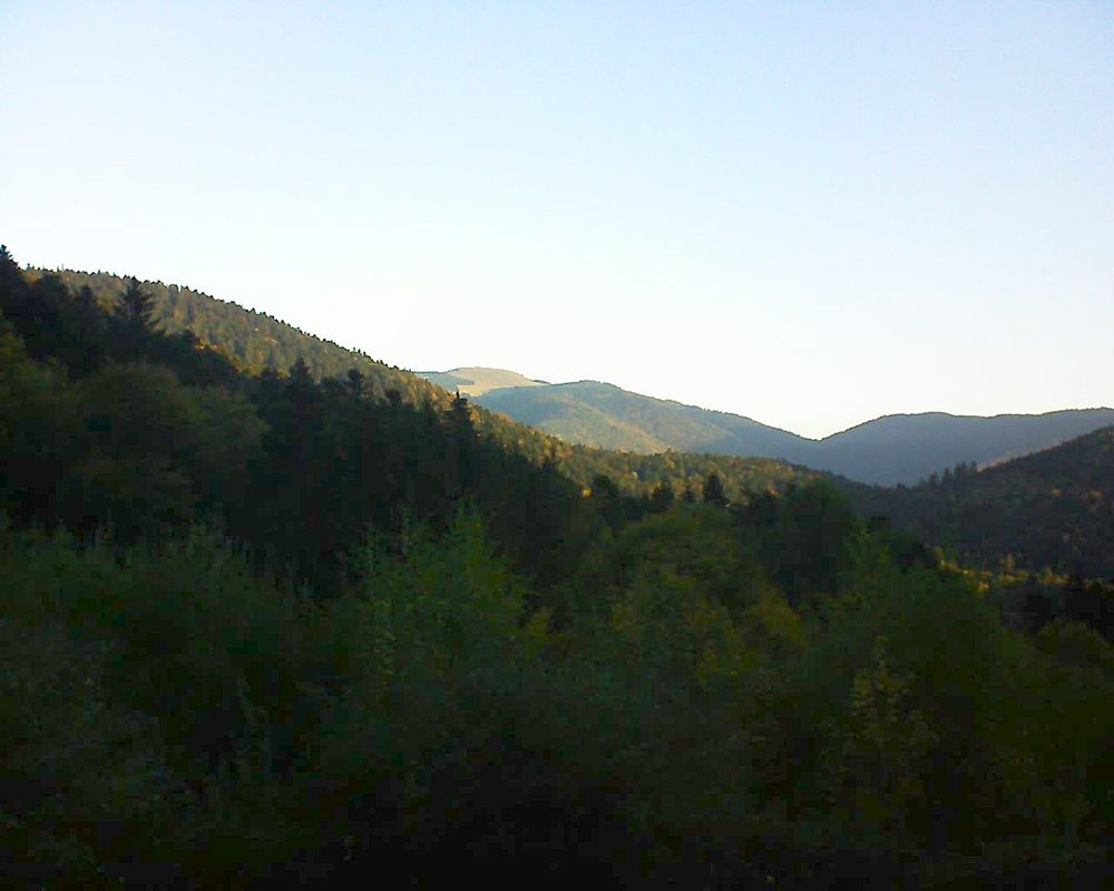 Le petit ballon vu depuis le Domaine Langmatt à Murbach le 14.10.2018 à 08:15 Le petit ballon (Alsace, Vosges) le 14.10.2018 à 08:15