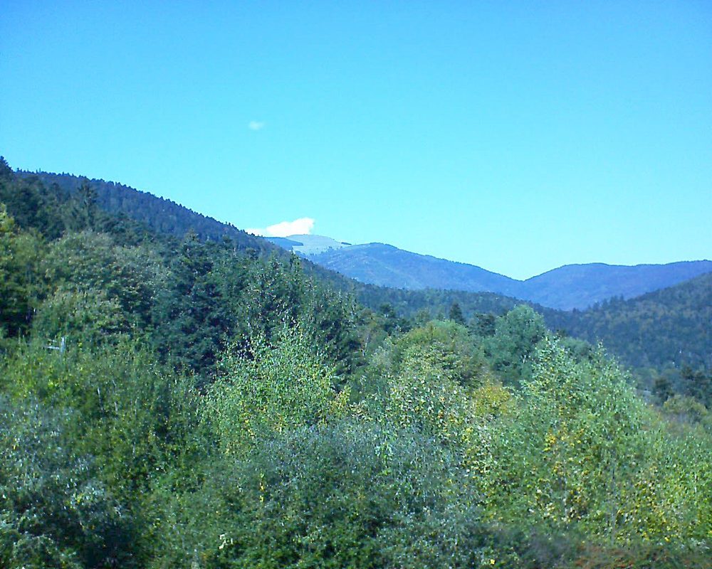 Le petit ballon vu depuis le Domaine Langmatt à Murbach le 14.10.2018 à 14:00 Le petit ballon (Alsace, Vosges) le 14.10.2018 à 14:00