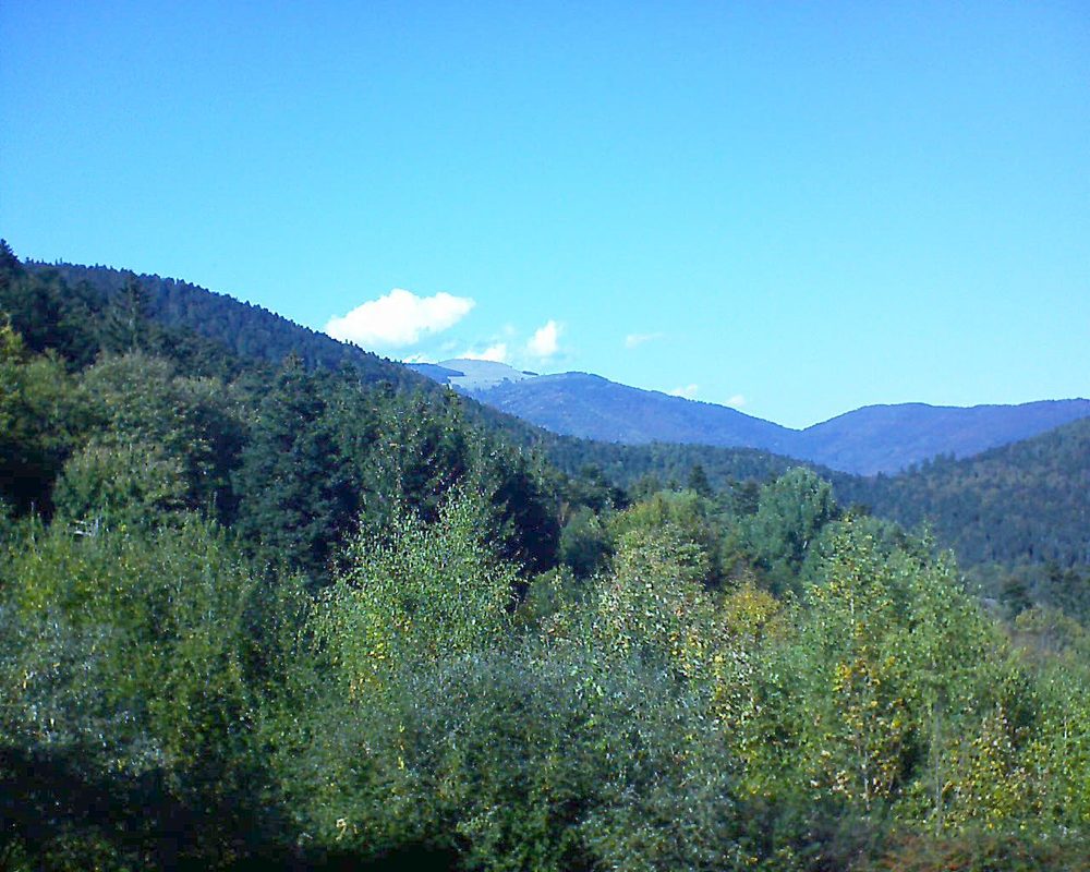 Le petit ballon vu depuis le Domaine Langmatt à Murbach le 14.10.2018 à 15:15 Le petit ballon (Alsace, Vosges) le 14.10.2018 à 15:15