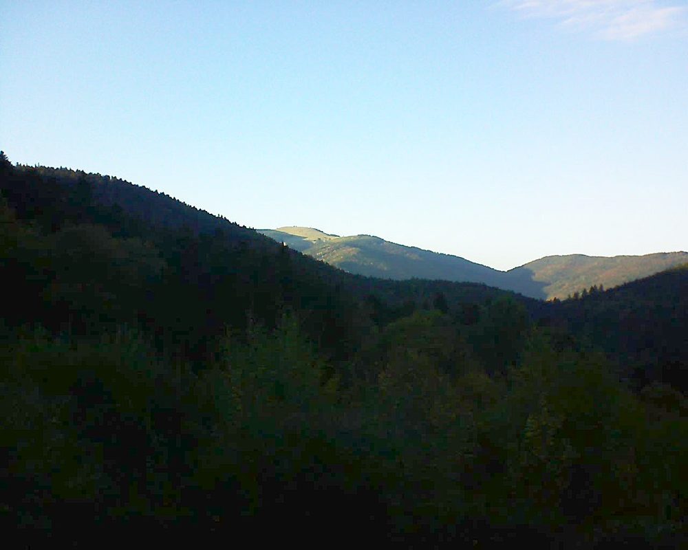 Le petit ballon vu depuis le Domaine Langmatt à Murbach le 14.10.2018 à 17:45 Le petit ballon (Alsace, Vosges) le 14.10.2018 à 17:45