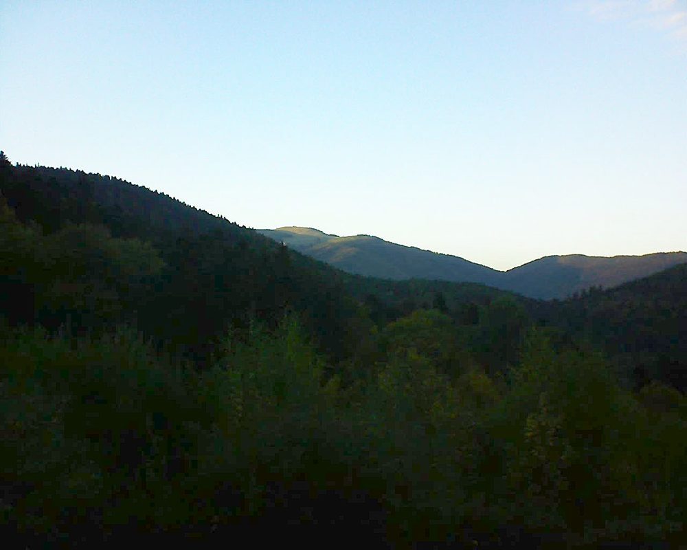 Le petit ballon vu depuis le Domaine Langmatt à Murbach le 14.10.2018 à 18:15 Le petit ballon (Alsace, Vosges) le 14.10.2018 à 18:15