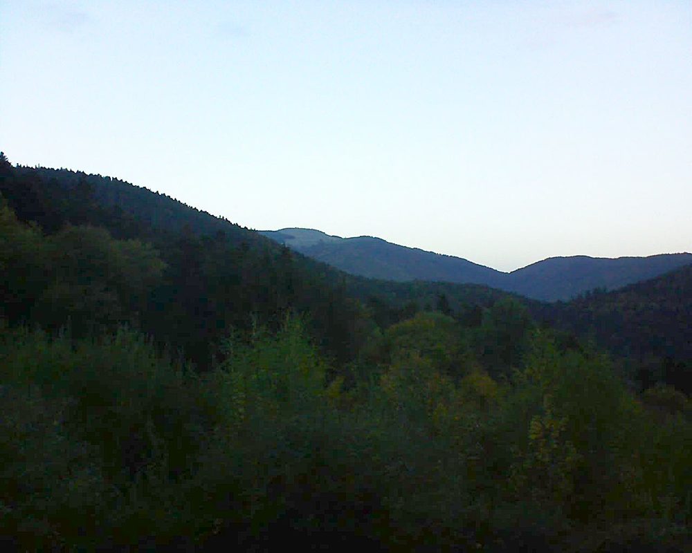 Le petit ballon vu depuis le Domaine Langmatt à Murbach le 14.10.2018 à 18:30 Le petit ballon (Alsace, Vosges) le 14.10.2018 à 18:30
