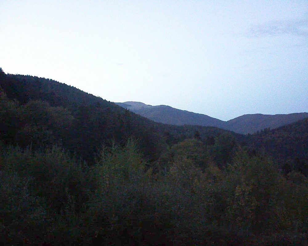 Le petit ballon vu depuis le Domaine Langmatt à Murbach le 14.10.2018 à 19:00 Le petit ballon (Alsace, Vosges) le 14.10.2018 à 19:00