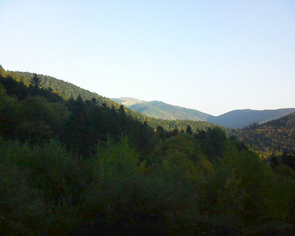 Le petit ballon vu depuis le Domaine Langmatt à Murbach le 15.10.2018 à 09:00 Le petit ballon (Alsace, Vosges) le 15.10.2018 à 09:00