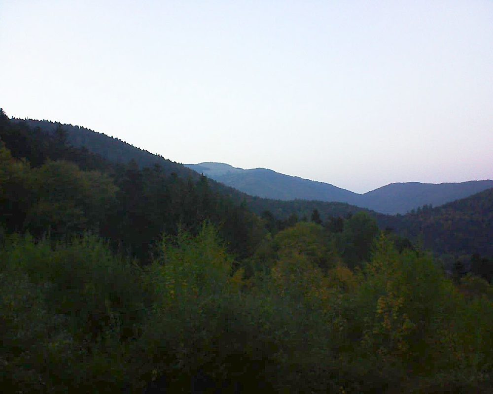 Le petit ballon vu depuis le Domaine Langmatt à Murbach le 15.10.2018 à 18:45 Le petit ballon (Alsace, Vosges) le 15.10.2018 à 18:45