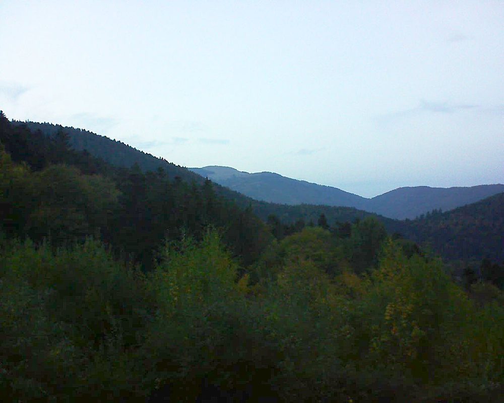 Le petit ballon vu depuis le Domaine Langmatt à Murbach le 16.10.2018 à 18:45 Le petit ballon (Alsace, Vosges) le 16.10.2018 à 18:45