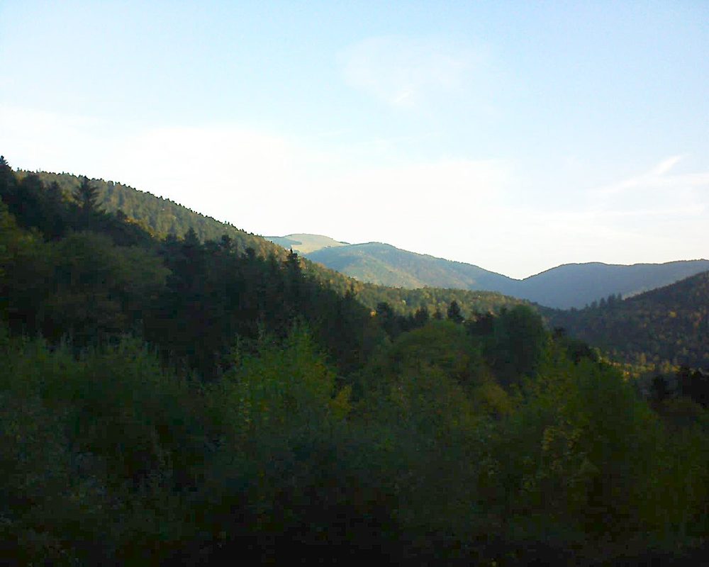 Le petit ballon vu depuis le Domaine Langmatt à Murbach le 17.10.2018 à 08:30 Le petit ballon (Alsace, Vosges) le 17.10.2018 à 08:30