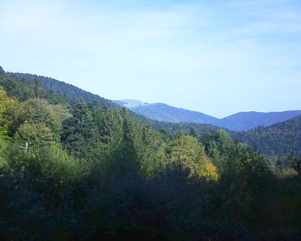 Le petit ballon vu depuis le Domaine Langmatt à Murbach le 17.10.2018 à 11:00 Le petit ballon (Alsace, Vosges) le 17.10.2018 à 11:00