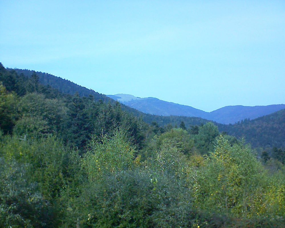 Le petit ballon vu depuis le Domaine Langmatt à Murbach le 17.10.2018 à 14:15 Le petit ballon (Alsace, Vosges) le 17.10.2018 à 14:15