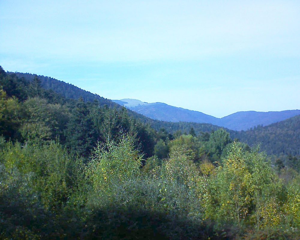 Le petit ballon vu depuis le Domaine Langmatt à Murbach le 17.10.2018 à 15:30 Le petit ballon (Alsace, Vosges) le 17.10.2018 à 15:30