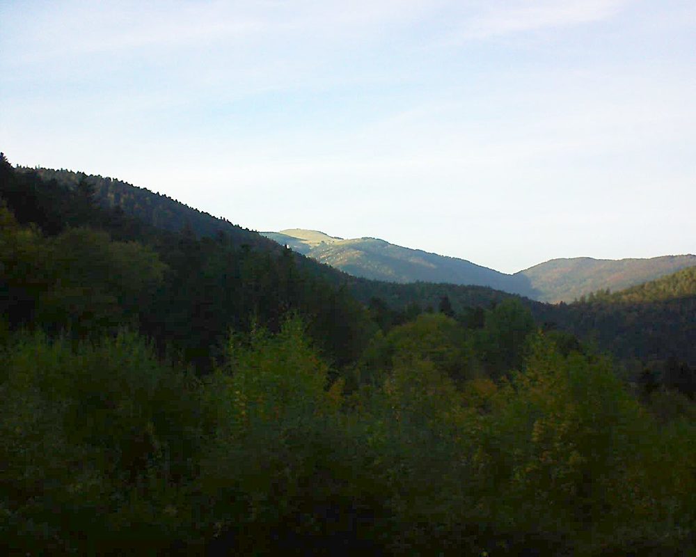 Le petit ballon vu depuis le Domaine Langmatt à Murbach le 17.10.2018 à 17:30 Le petit ballon (Alsace, Vosges) le 17.10.2018 à 17:30