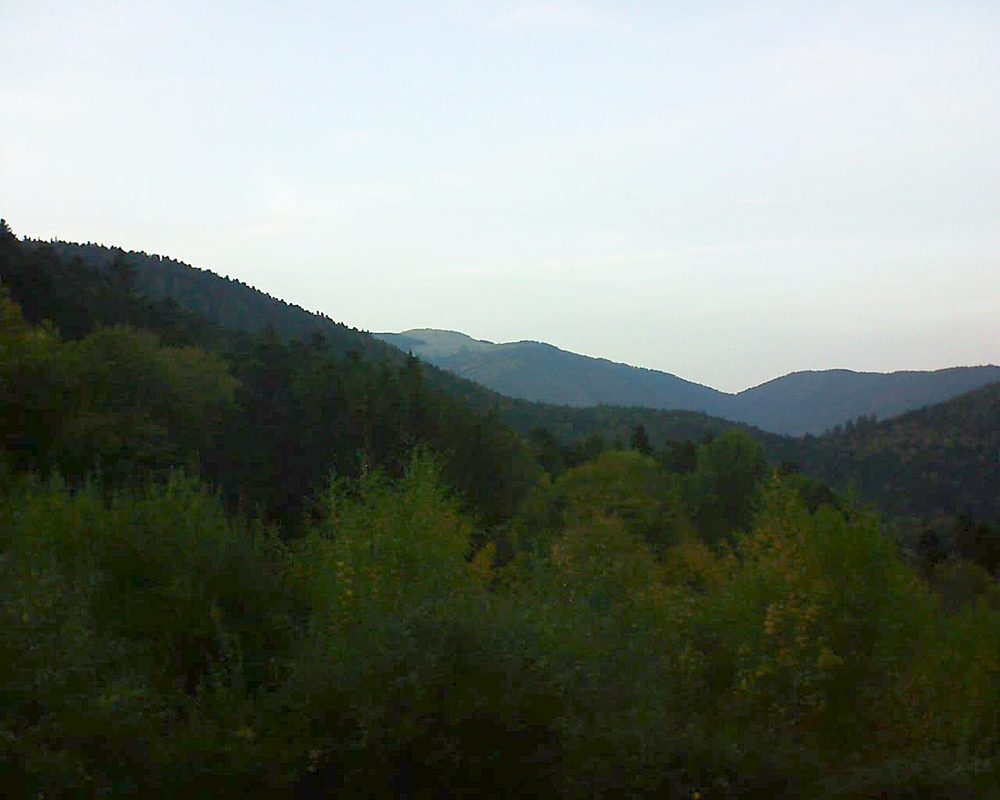 Le petit ballon vu depuis le Domaine Langmatt à Murbach le 17.10.2018 à 18:30 Le petit ballon (Alsace, Vosges) le 17.10.2018 à 18:30