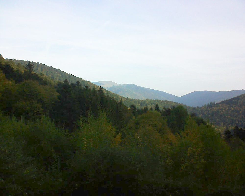 Le petit ballon vu depuis le Domaine Langmatt à Murbach le 18.10.2018 à 09:30 Le petit ballon (Alsace, Vosges) le 18.10.2018 à 09:30