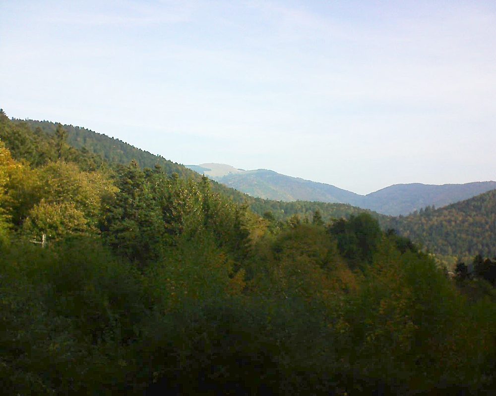 Le petit ballon vu depuis le Domaine Langmatt à Murbach le 18.10.2018 à 10:30 Le petit ballon (Alsace, Vosges) le 18.10.2018 à 10:30