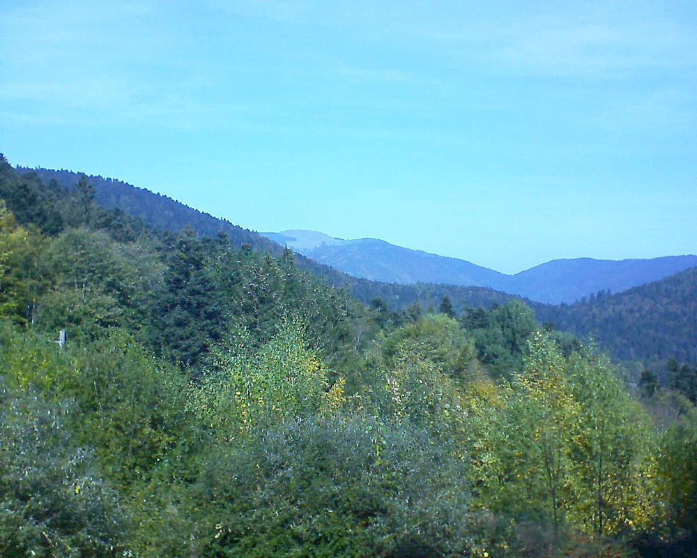 Le petit ballon vu depuis le Domaine Langmatt à Murbach le 18.10.2018 à 12:45 Le petit ballon (Alsace, Vosges) le 18.10.2018 à 12:45