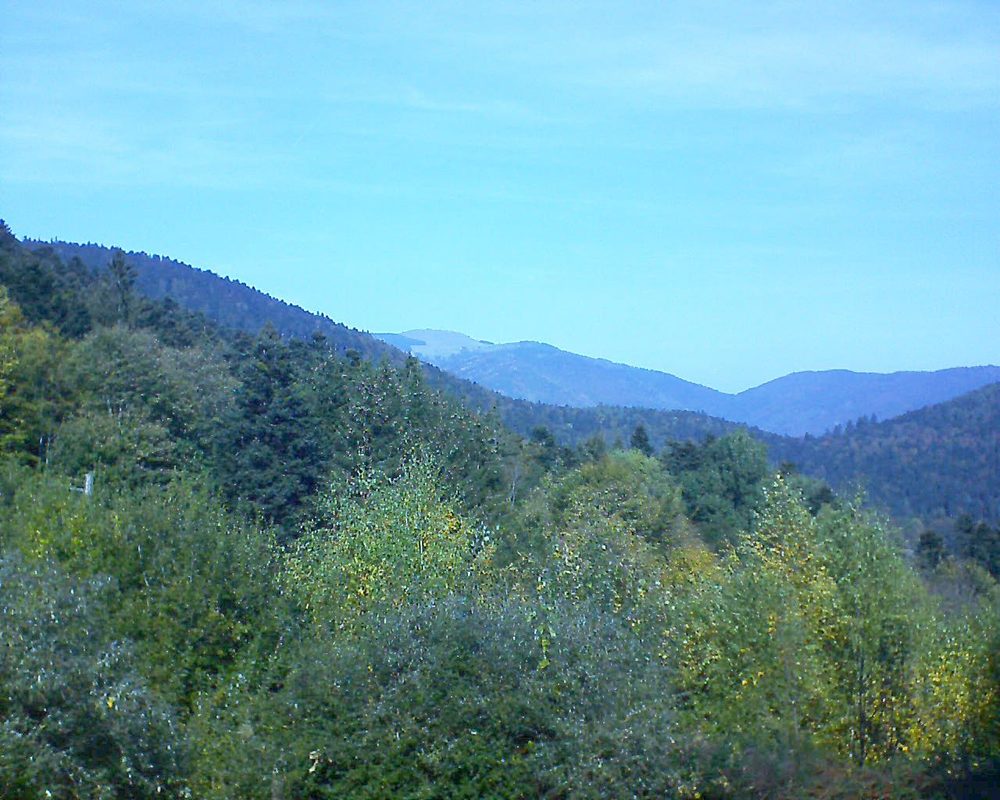 Le petit ballon vu depuis le Domaine Langmatt à Murbach le 18.10.2018 à 13:00 Le petit ballon (Alsace, Vosges) le 18.10.2018 à 13:00