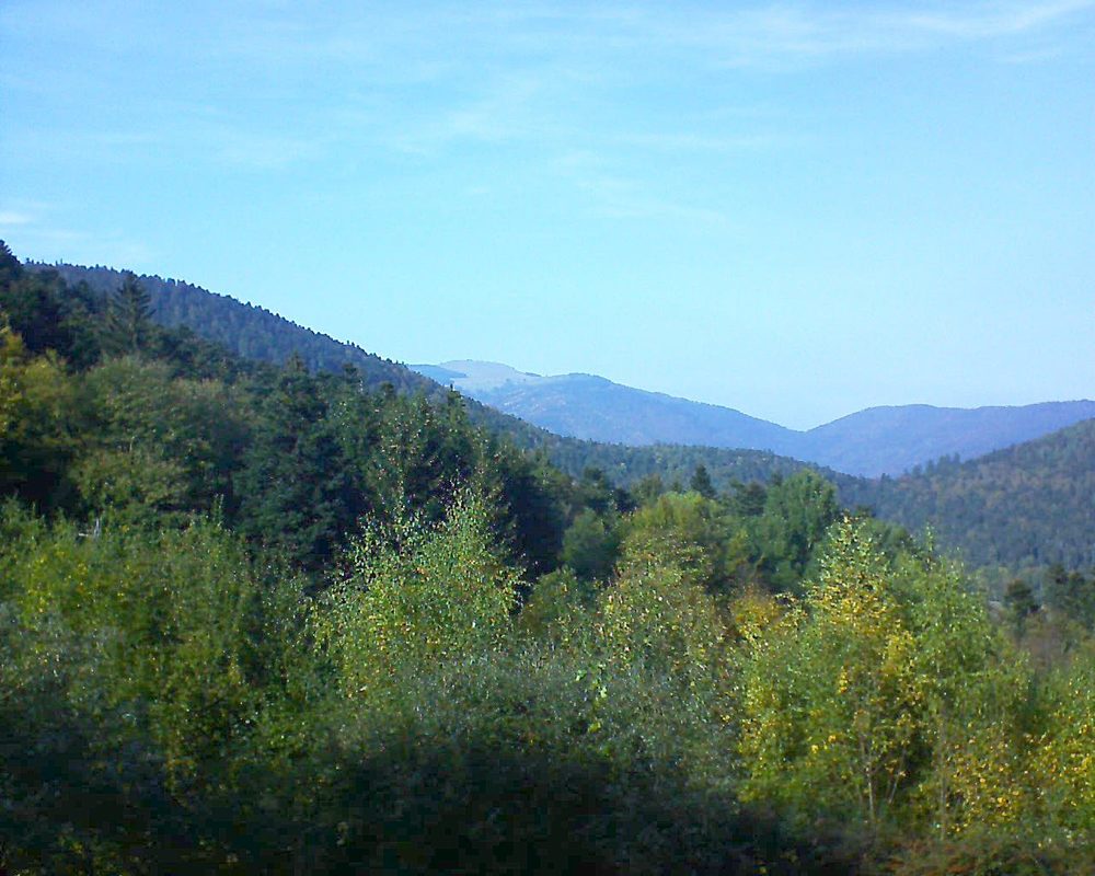 Le petit ballon vu depuis le Domaine Langmatt à Murbach le 18.10.2018 à 15:30 Le petit ballon (Alsace, Vosges) le 18.10.2018 à 15:30