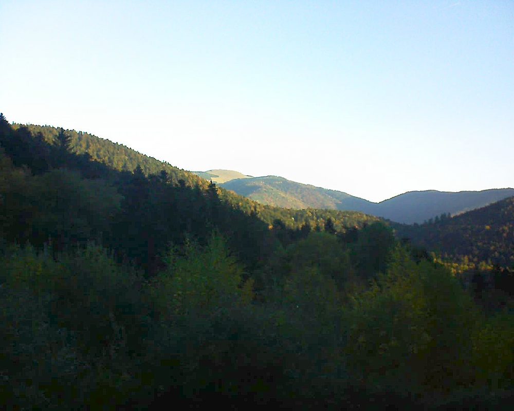 Le petit ballon vu depuis le Domaine Langmatt à Murbach le 22.10.2018 à 08:30 Le petit ballon (Alsace, Vosges) le 22.10.2018 à 08:30