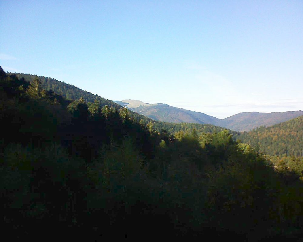 Le petit ballon vu depuis le Domaine Langmatt à Murbach le 22.10.2018 à 16:15 Le petit ballon (Alsace, Vosges) le 22.10.2018 à 16:15