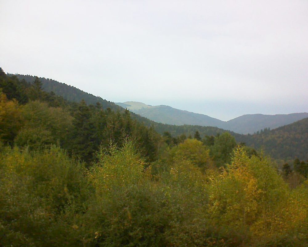 Le petit ballon vu depuis le Domaine Langmatt à Murbach le 23.10.2018 à 14:45 Le petit ballon (Alsace, Vosges) le 23.10.2018 à 14:45