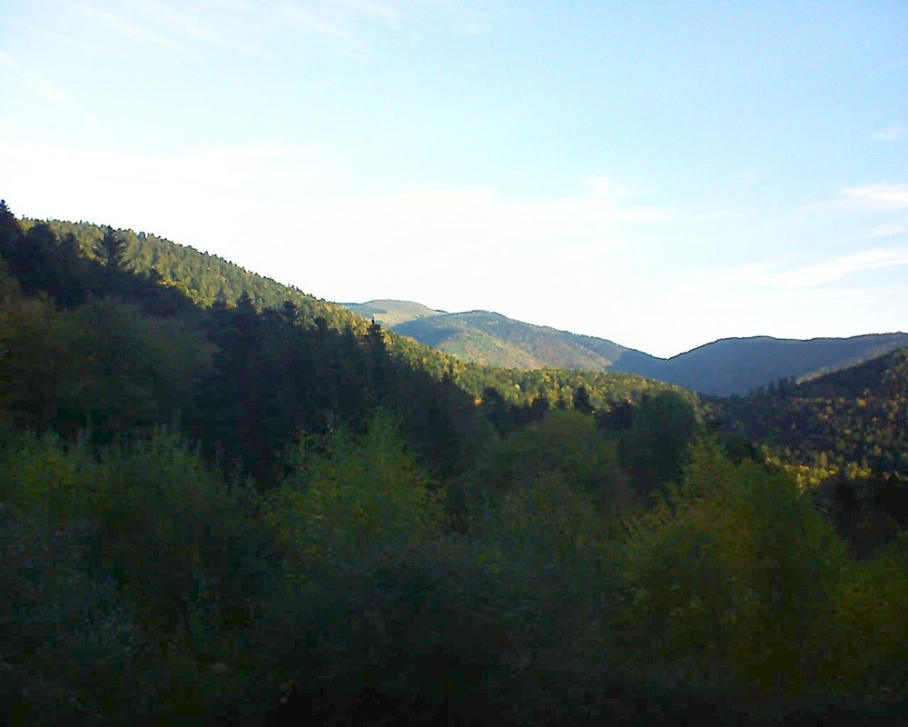 Le petit ballon vu depuis le Domaine Langmatt à Murbach le 25.10.2018 à 08:45 Le petit ballon (Alsace, Vosges) le 25.10.2018 à 08:45