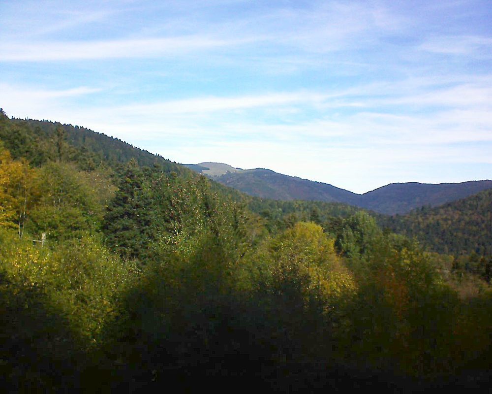Le petit ballon vu depuis le Domaine Langmatt à Murbach le 25.10.2018 à 11:30 Le petit ballon (Alsace, Vosges) le 25.10.2018 à 11:30