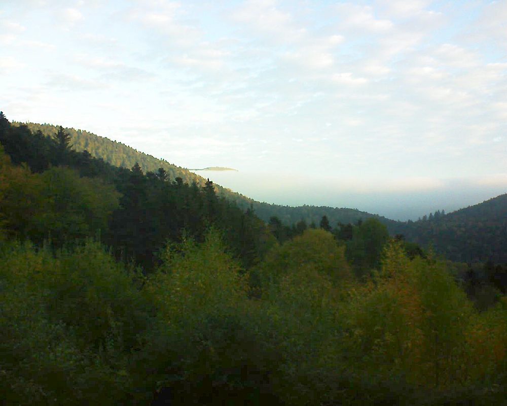 Le petit ballon vu depuis le Domaine Langmatt à Murbach le 26.10.2018 à 08:30 Le petit ballon (Alsace, Vosges) le 26.10.2018 à 08:30