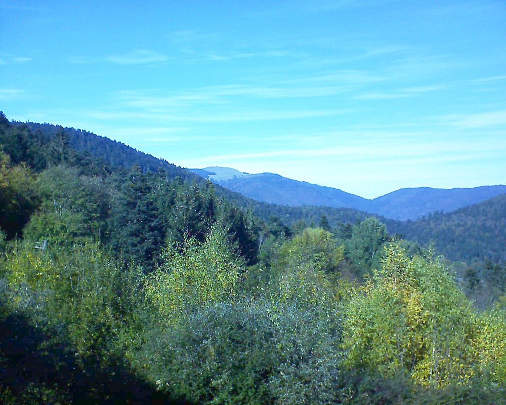 Le petit ballon vu depuis le Domaine Langmatt à Murbach le 26.10.2018 à 14:45 Le petit ballon (Alsace, Vosges) le 26.10.2018 à 14:45