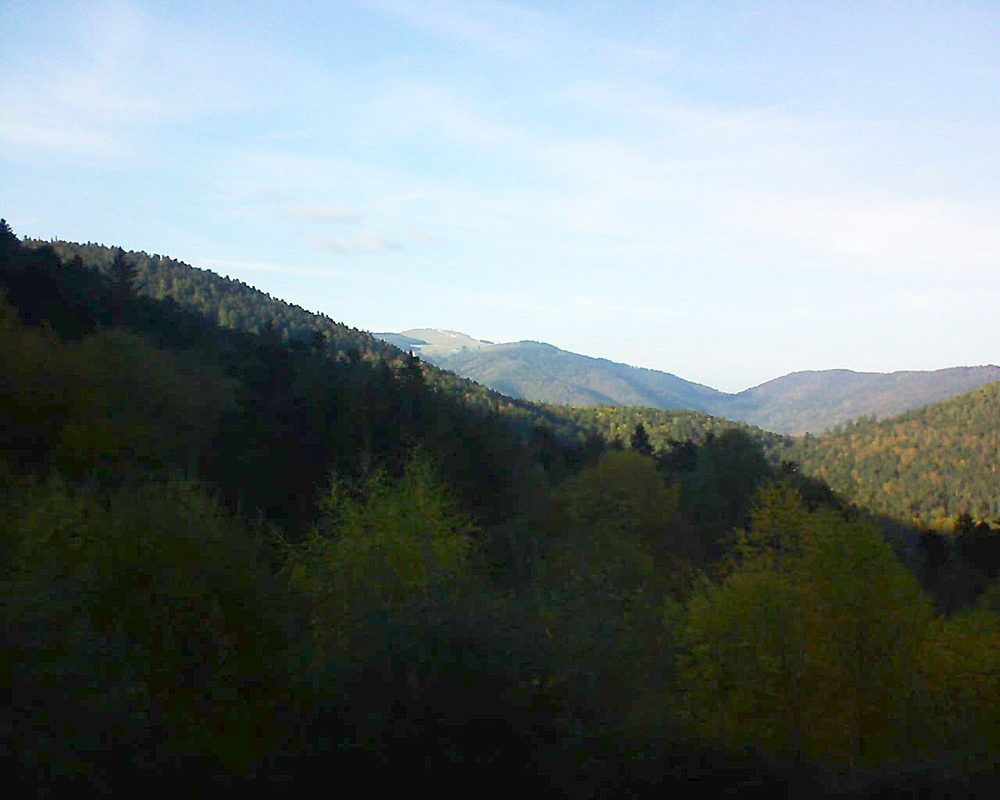 Le petit ballon vu depuis le Domaine Langmatt à Murbach le 03.11.2018 à 15:15 Le petit ballon (Alsace, Vosges) le 03.11.2018 à 15:15