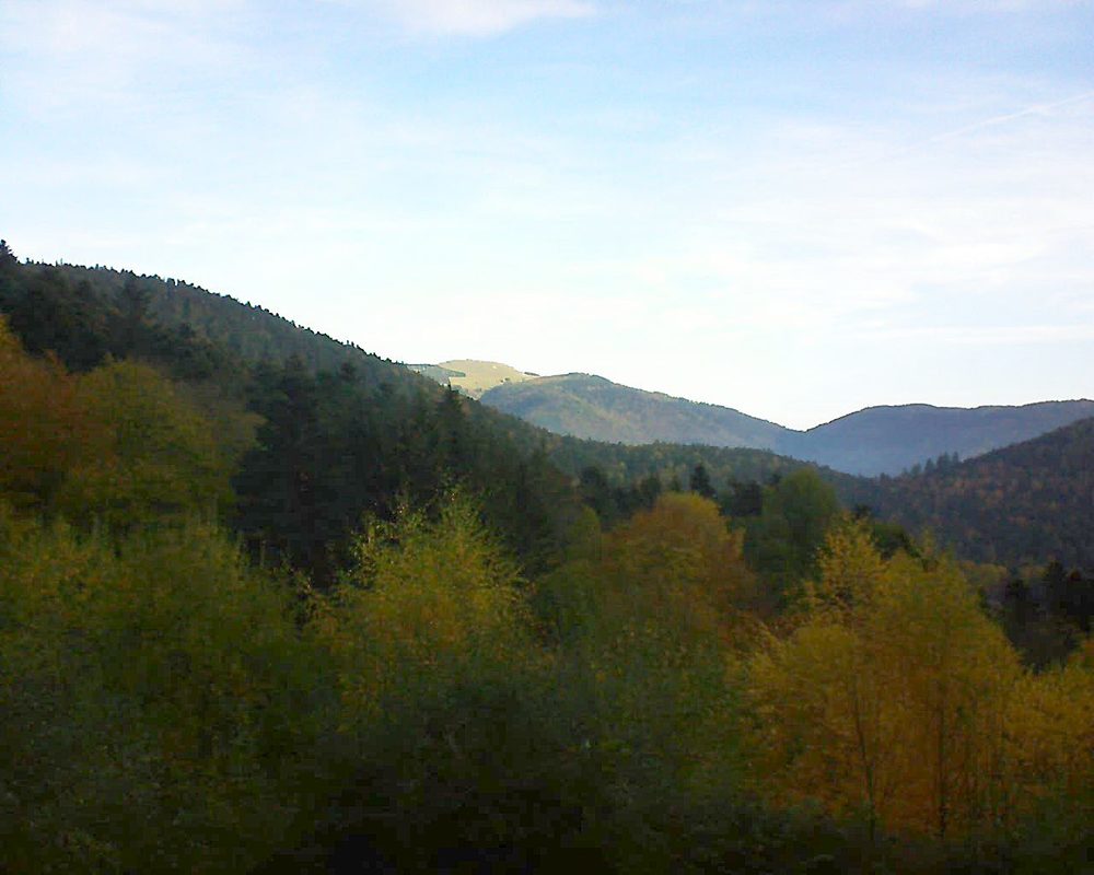 Le petit ballon vu depuis le Domaine Langmatt à Murbach le 05.11.2018 à 08:30 Le petit ballon (Alsace, Vosges) le 05.11.2018 à 08:30