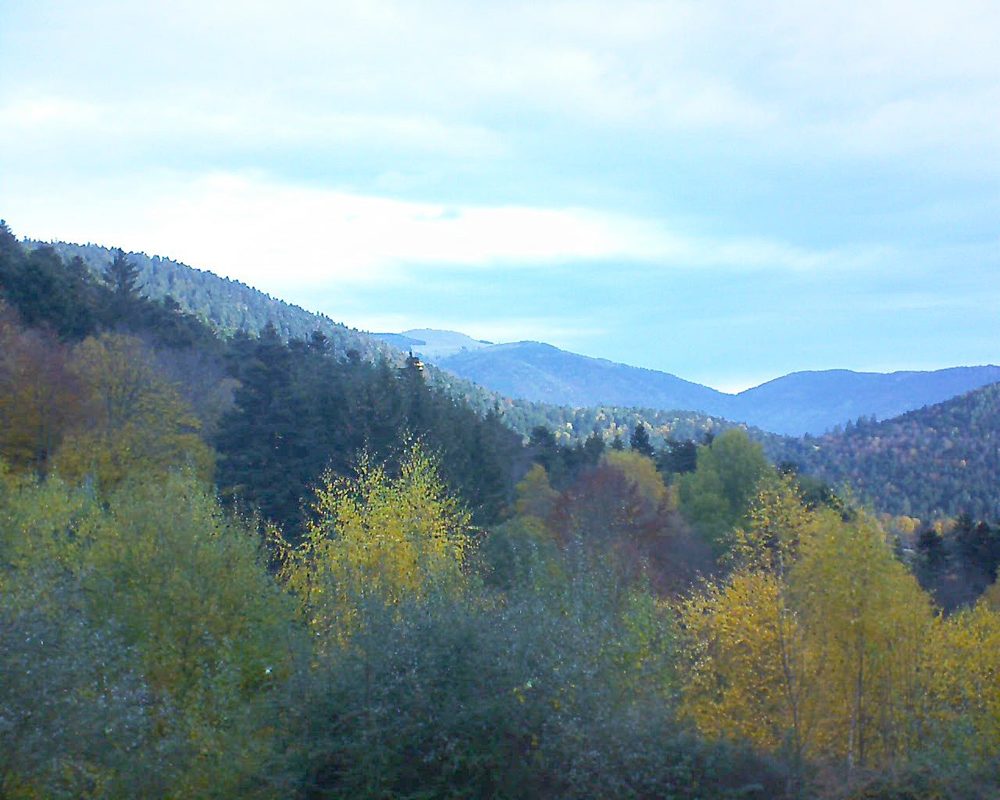 Le petit ballon vu depuis le Domaine Langmatt à Murbach le 09.11.2018 à 09:00 Le petit ballon (Alsace, Vosges) le 09.11.2018 à 09:00