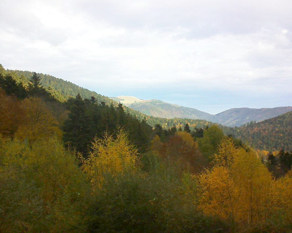 Le petit ballon vu depuis le Domaine Langmatt à Murbach le 09.11.2018 à 09:30 Le petit ballon (Alsace, Vosges) le 09.11.2018 à 09:30