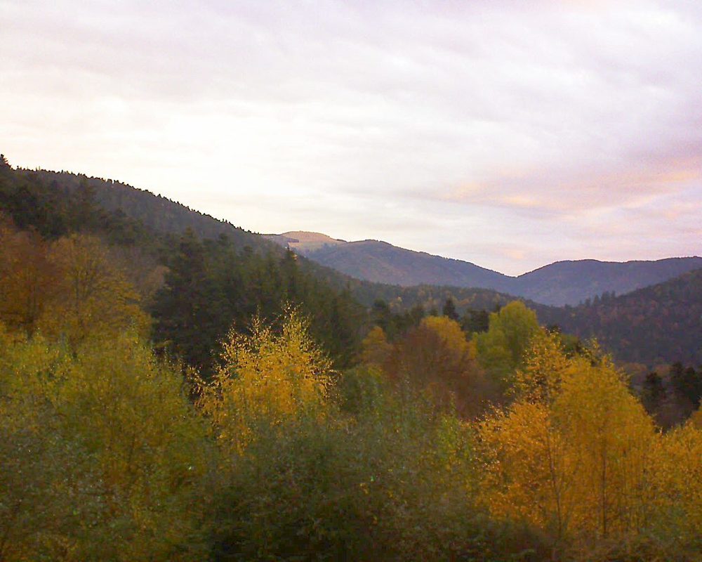Le petit ballon vu depuis le Domaine Langmatt à Murbach le 10.11.2018 à 07:30 Le petit ballon (Alsace, Vosges) le 10.11.2018 à 07:30