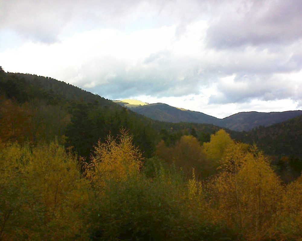 Le petit ballon vu depuis le Domaine Langmatt à Murbach le 13.11.2018 à 14:45 Le petit ballon (Alsace, Vosges) le 13.11.2018 à 14:45