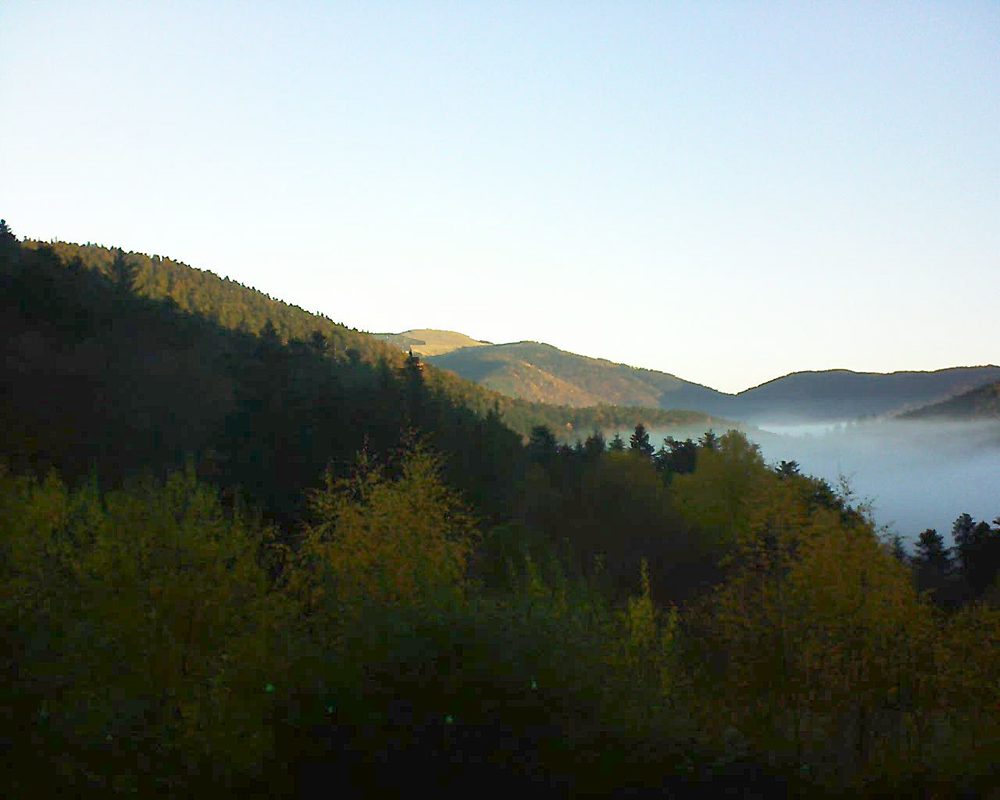Le petit ballon vu depuis le Domaine Langmatt à Murbach le 15.11.2018 à 08:00 Le petit ballon (Alsace, Vosges) le 15.11.2018 à 08:00